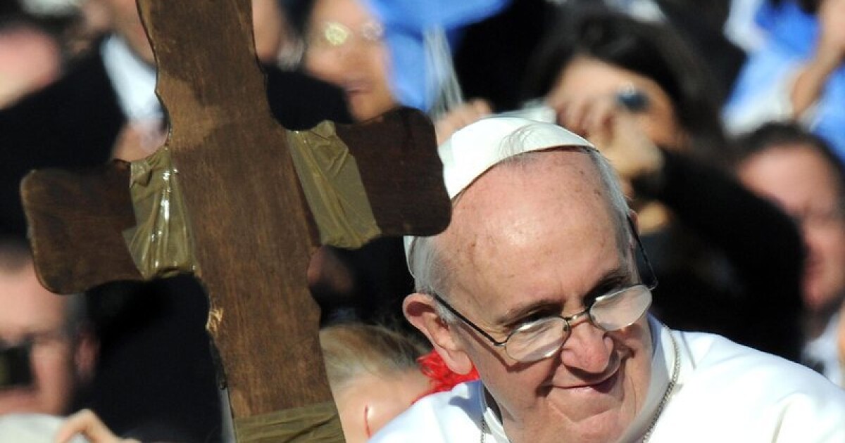 Папа Франциск изрази твърдото си негативно мнение относно сурогатното майчинство.