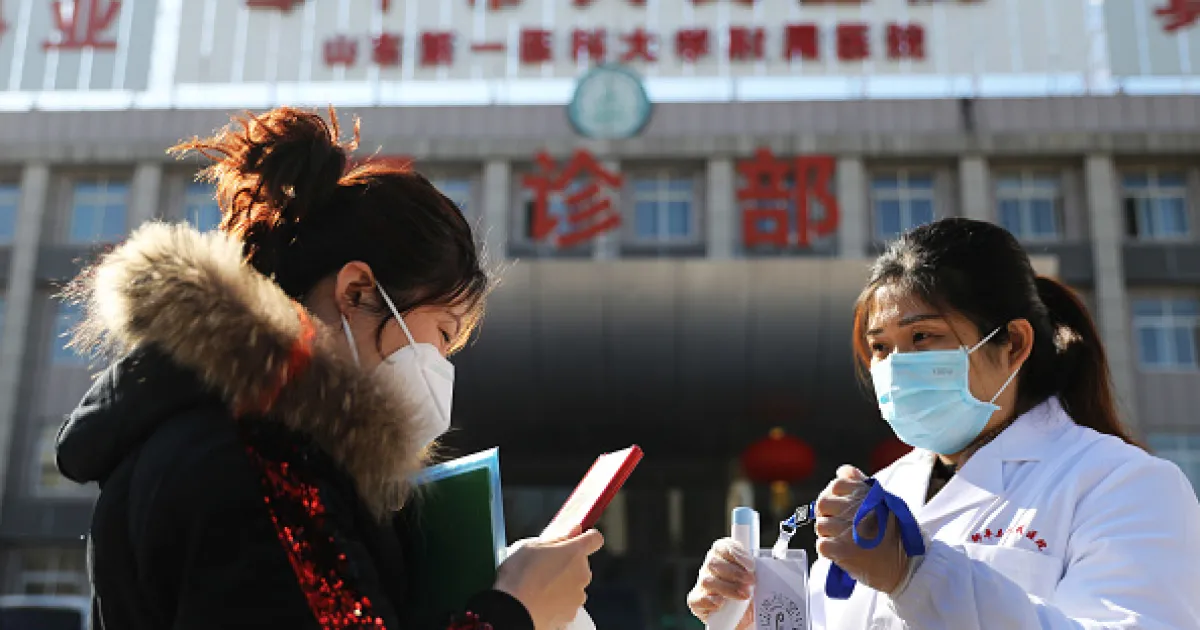 Китай съобщи за 35183 нови случая на коронавирус, предава Ройтерс.