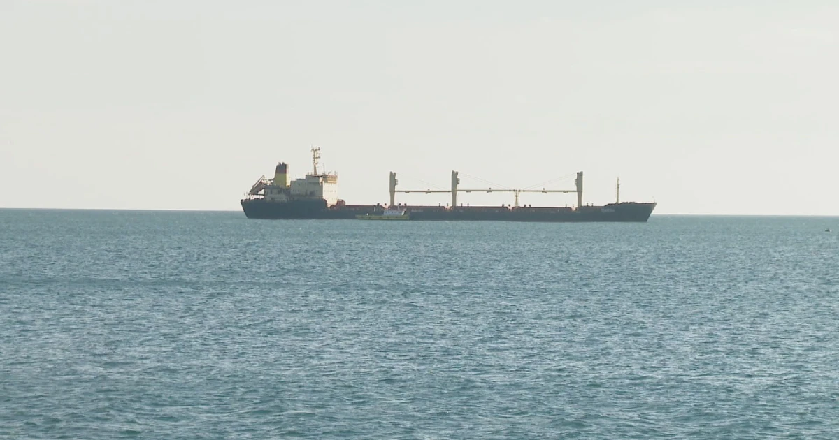 отплава от пристанището в Мариупол. Плавателният съд беше блокиран там