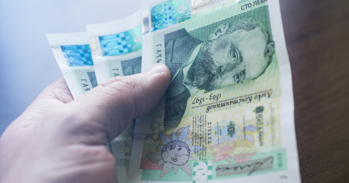 3000 лв. за два комплекта тенджери, куфарче с вилици и