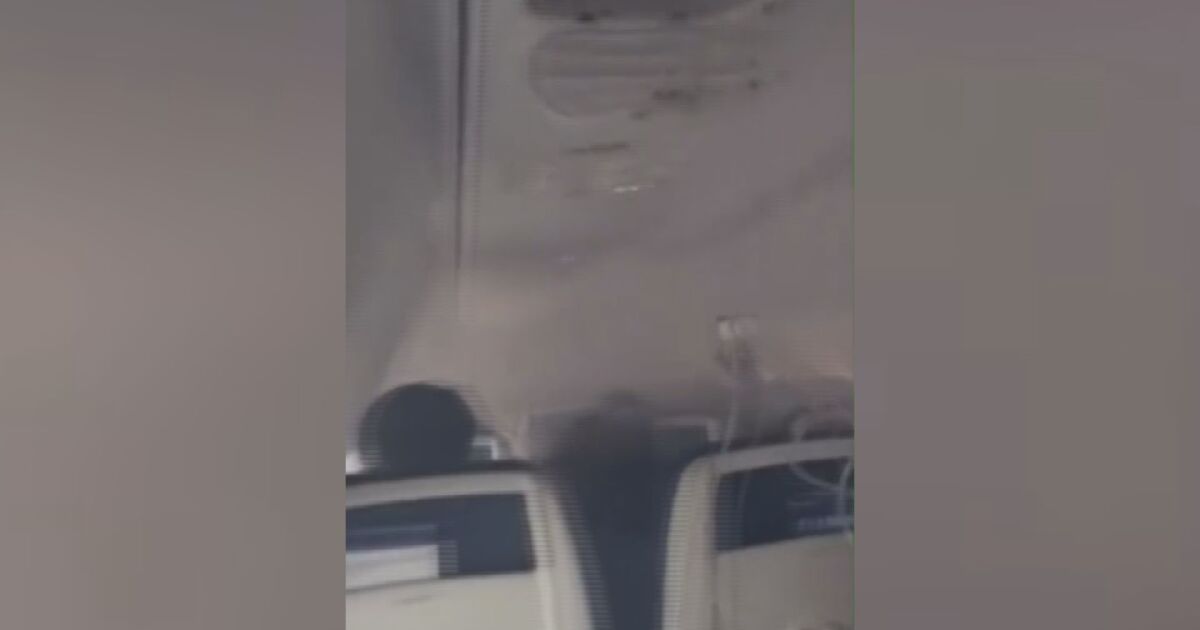 Самолет, пътуващ от Куба за Флорида, е кацнал аварийно, след