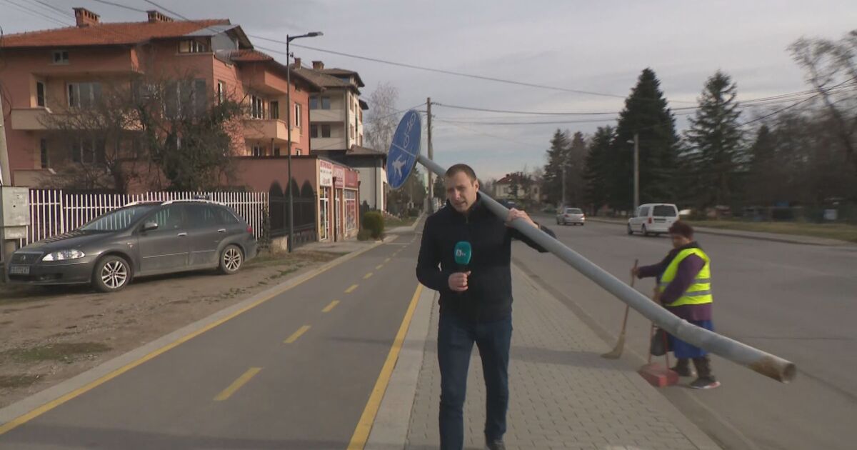 Изкъртени знаци на велоалея в столичния квартал Горубляне“ - за