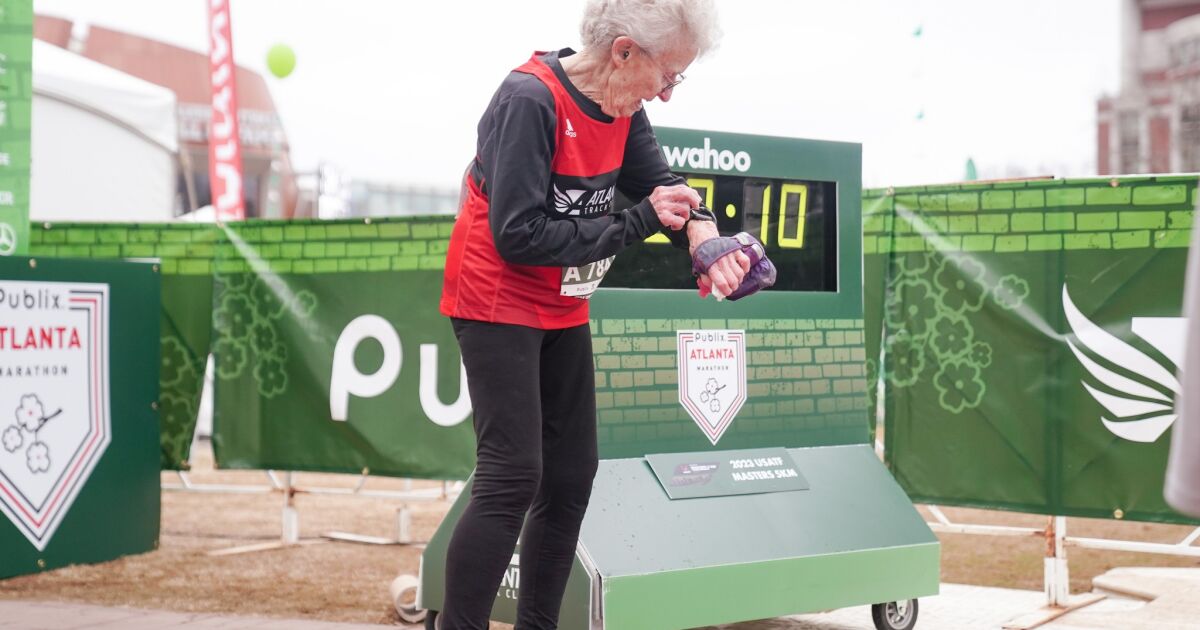 98-годишната Бети Линдберг пробяга 5 км на в Атланта за