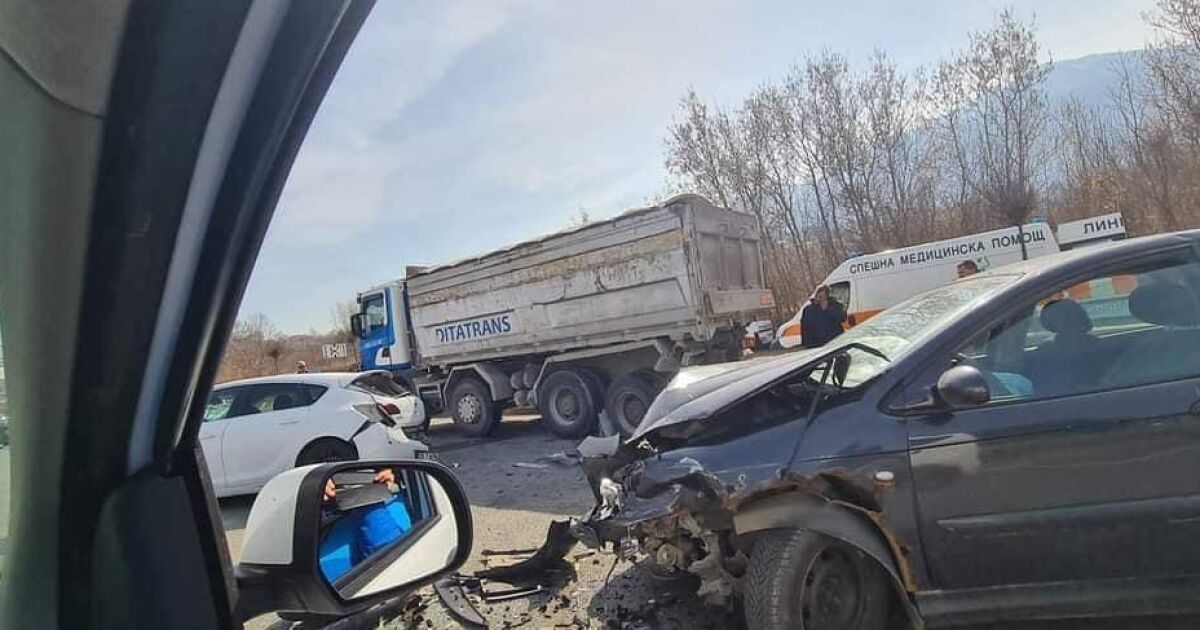Катастрофа на Околовръстното шосе и бул. Черни връх“ в София