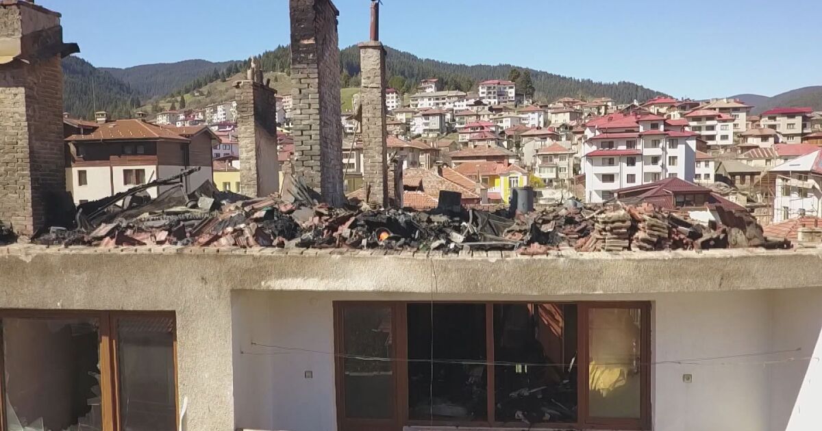 Пожар остави 14 души без дом в Чепеларе. Огънят е