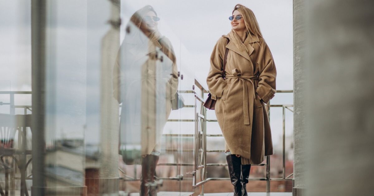 Дамското зимно палто е повече от задължителна дреха за всеки
