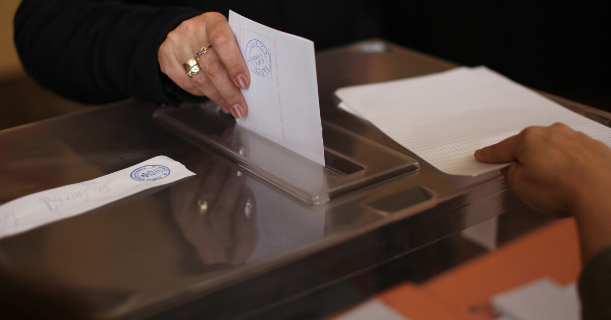 Избирател в столичния квартал Надежда“ е получил предварително попълнена бюлетина