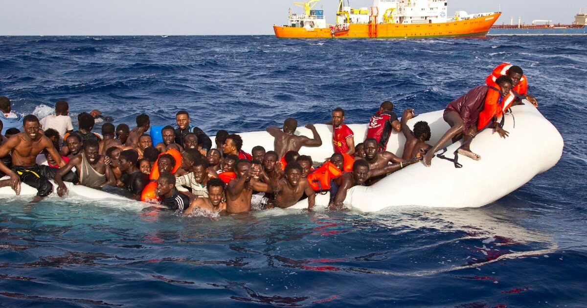 Италия засилва мерките срещу новопристигащите мигранти на остров Лампедуза. Правителството