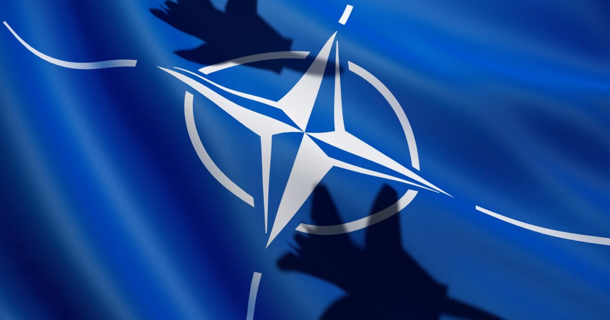 НАТО още в началото на войната ясно заяви, че няма