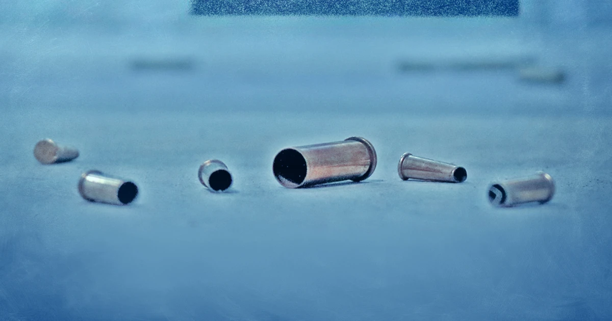 Четирима души загинаха при близо до търговски център в руския