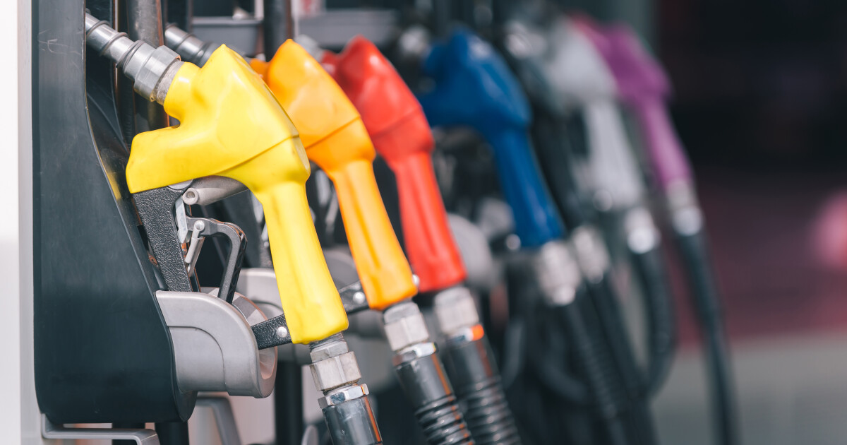 Плахо“ поевтиняване в цените на основните горива, прогнозираха експерти пред