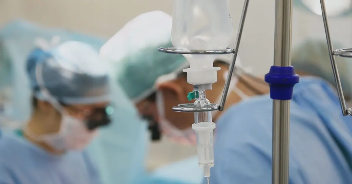 Лекари от столична болница отстраниха огромен тумор от сърцето на