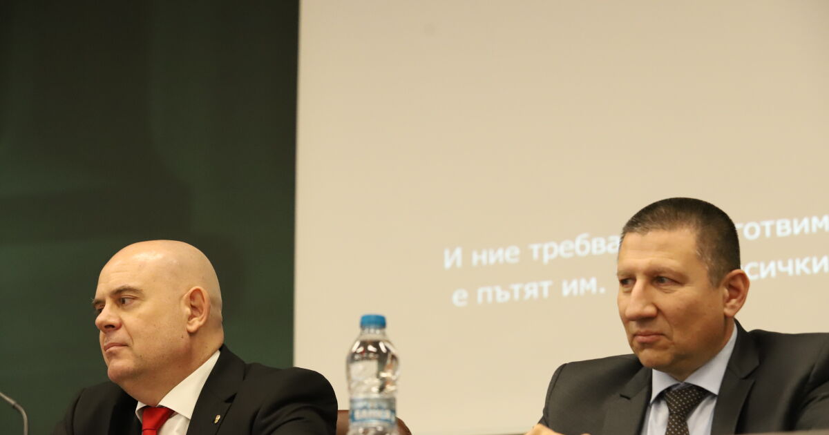 Пленумът на ВСС ще изслуша главния прокурор Иван Гешев и