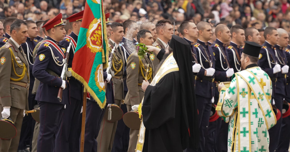 “Още от първите години на създаване на Българската армия църквата