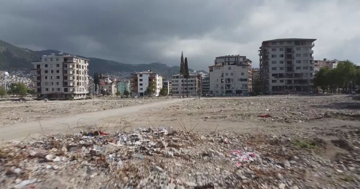 Три месеца след трагедията и земетресението от 7,8 по Рихтер