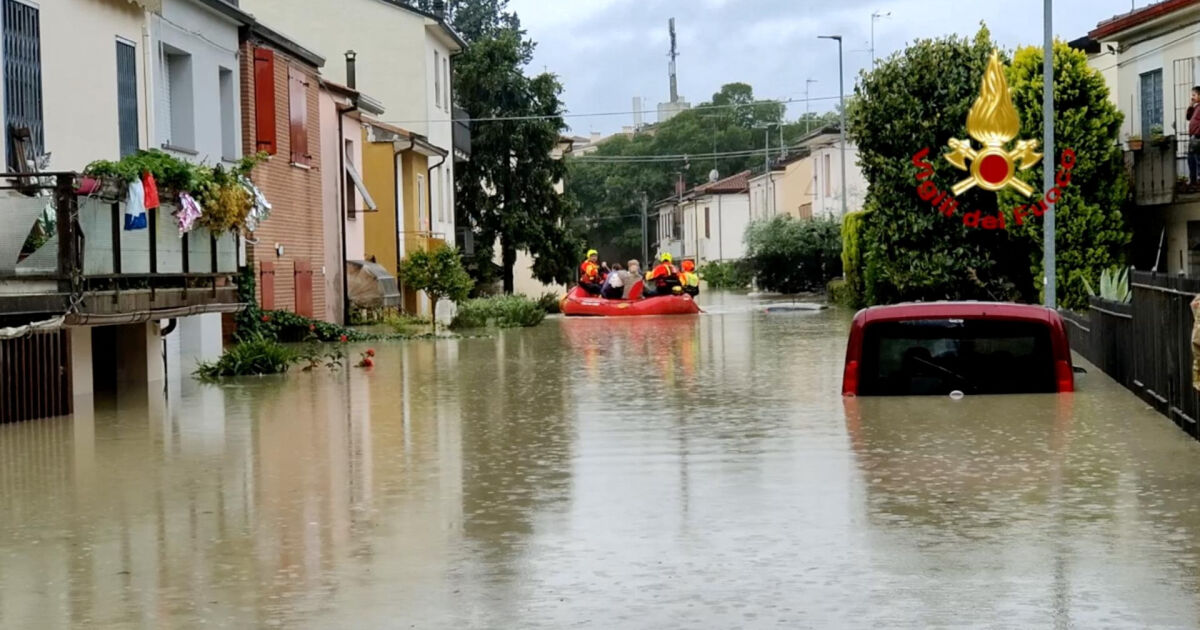 След Хърватия, поройни дъждове предизвикаха тежки наводнения и в Северна Италия.