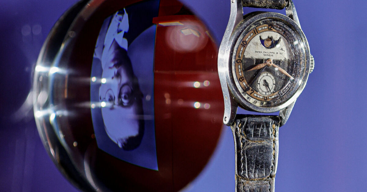 Ръчен часовник на последния китайски император Пу И беше продаден