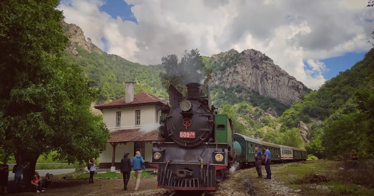 Пътуване с парен локомотив на 1 юни - Международен ден