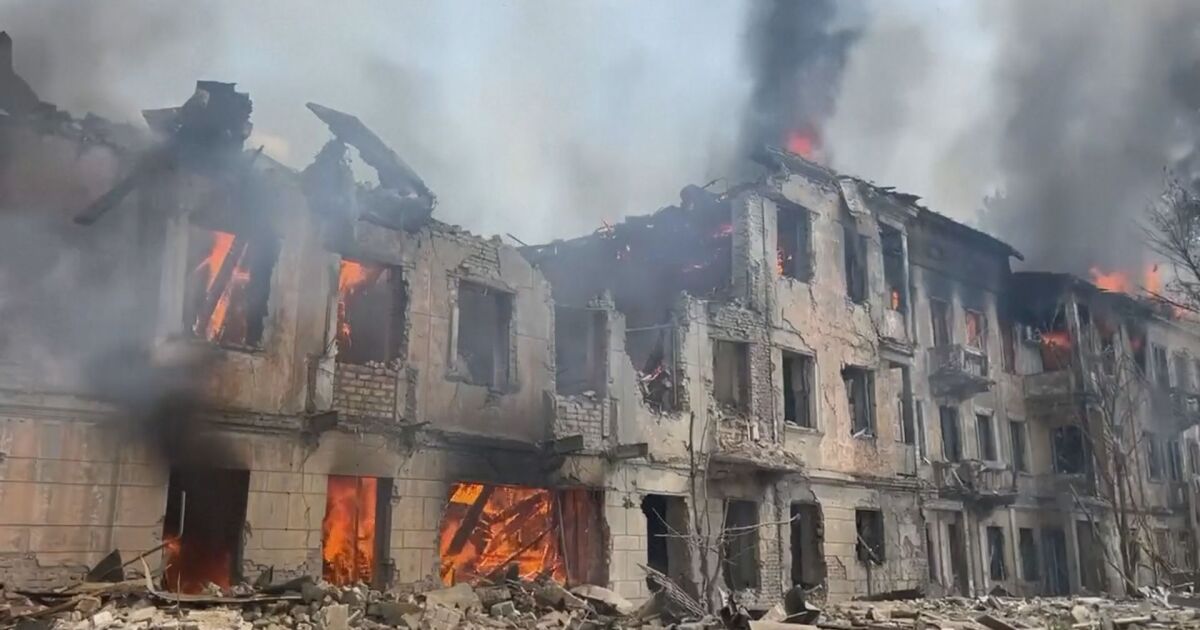 Руски ракетен удар по клиника в източния украински град Днепър.