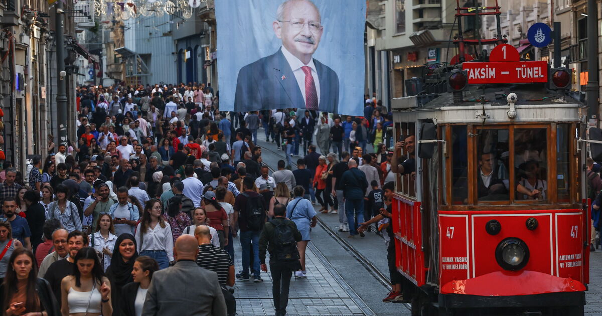 В Турция започнаха ключовите президентски избори. За първи път в