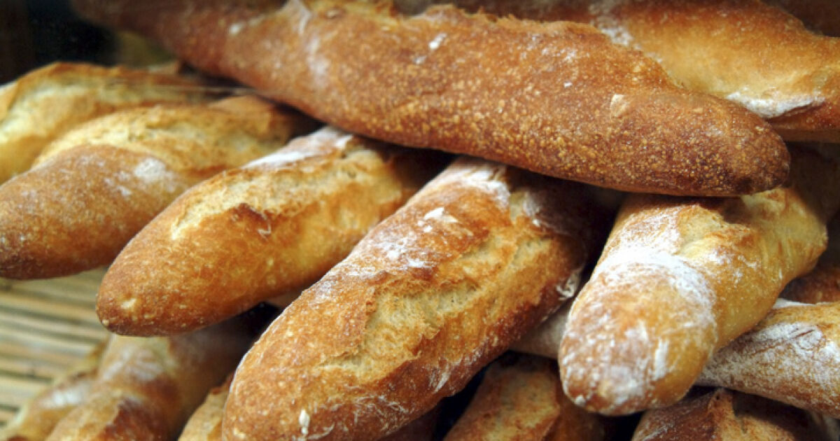 Френските пекари изпекоха най-дългата франзела (багета) в света – малко