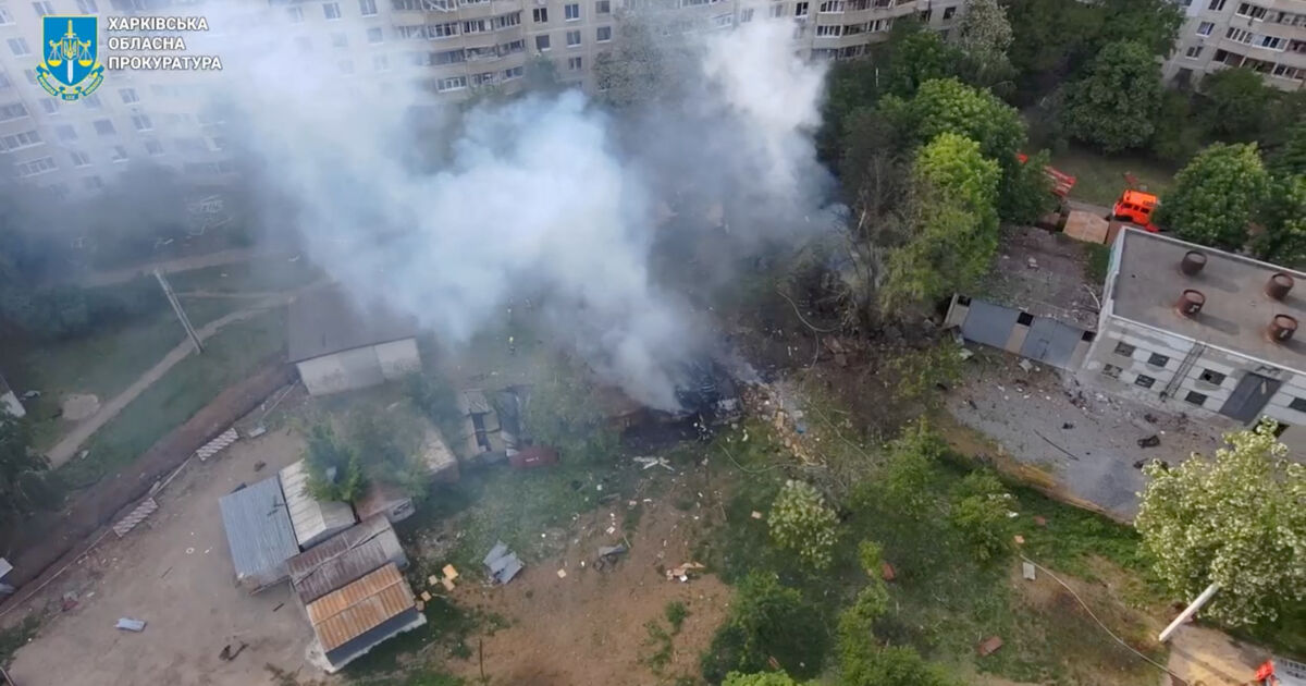 Серия от въздушни удари по жилищни райони в град Харков