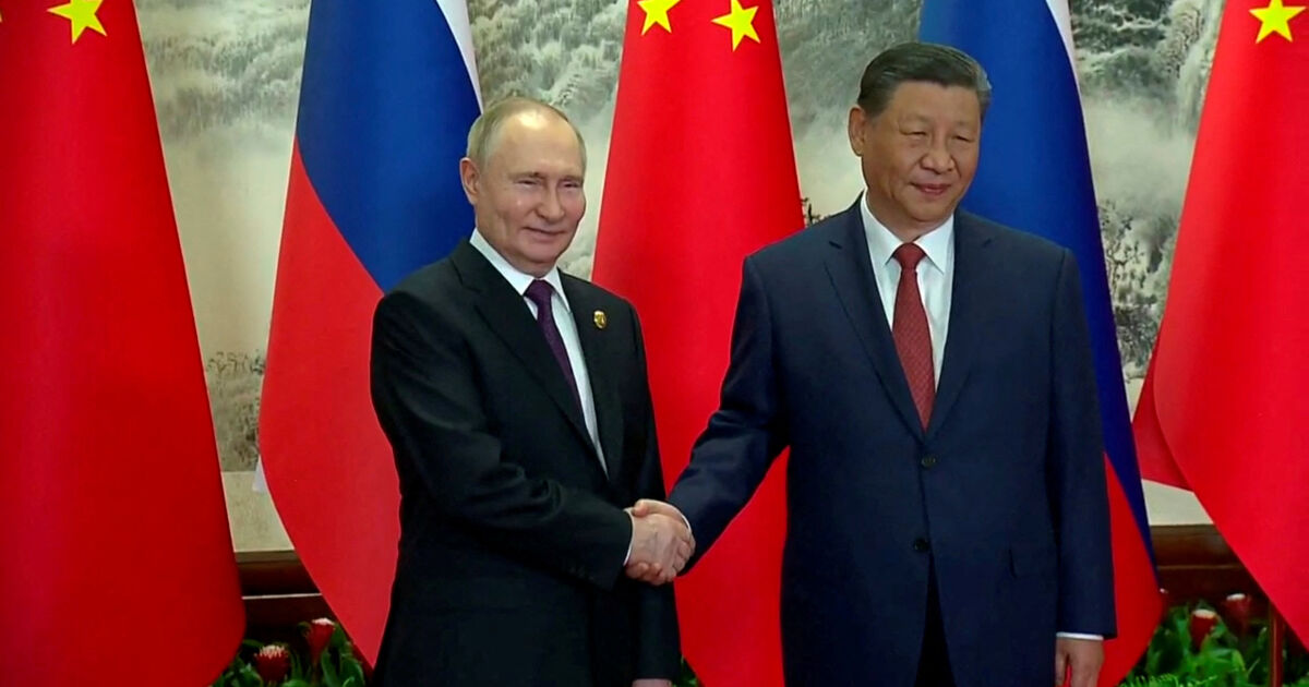 Руският президент Владимир Путин пристигна в Пекин. Целта на посещението