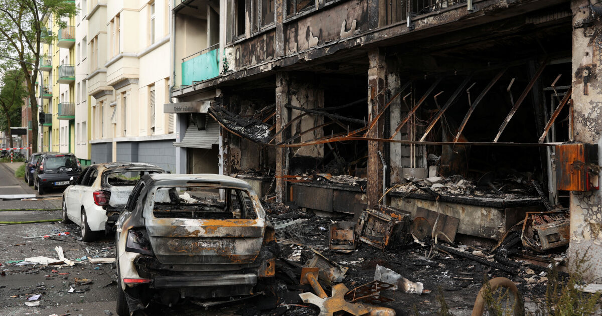 Трима души загинаха при пожар, избухнал в западния германски град