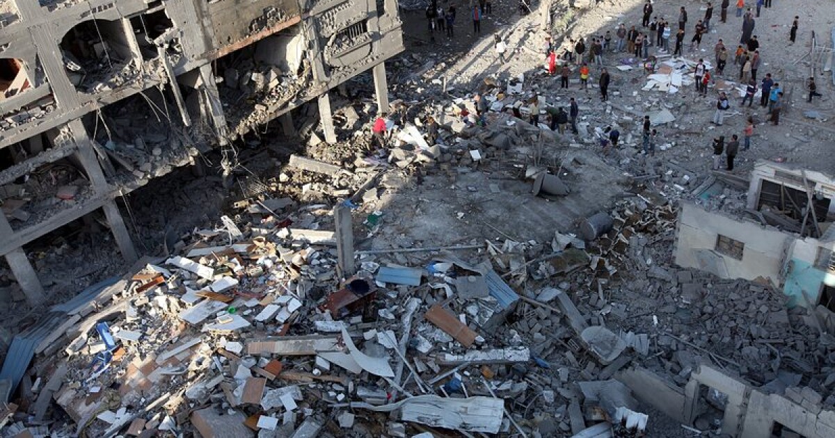 Стотици сгради в Ивицата Газа са напълно разрушени миналата нощ