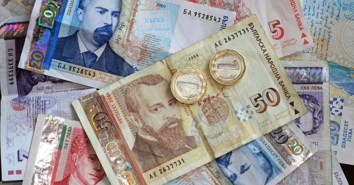 Полицията в Бургас издирва собственика на голяма сума пари. Те