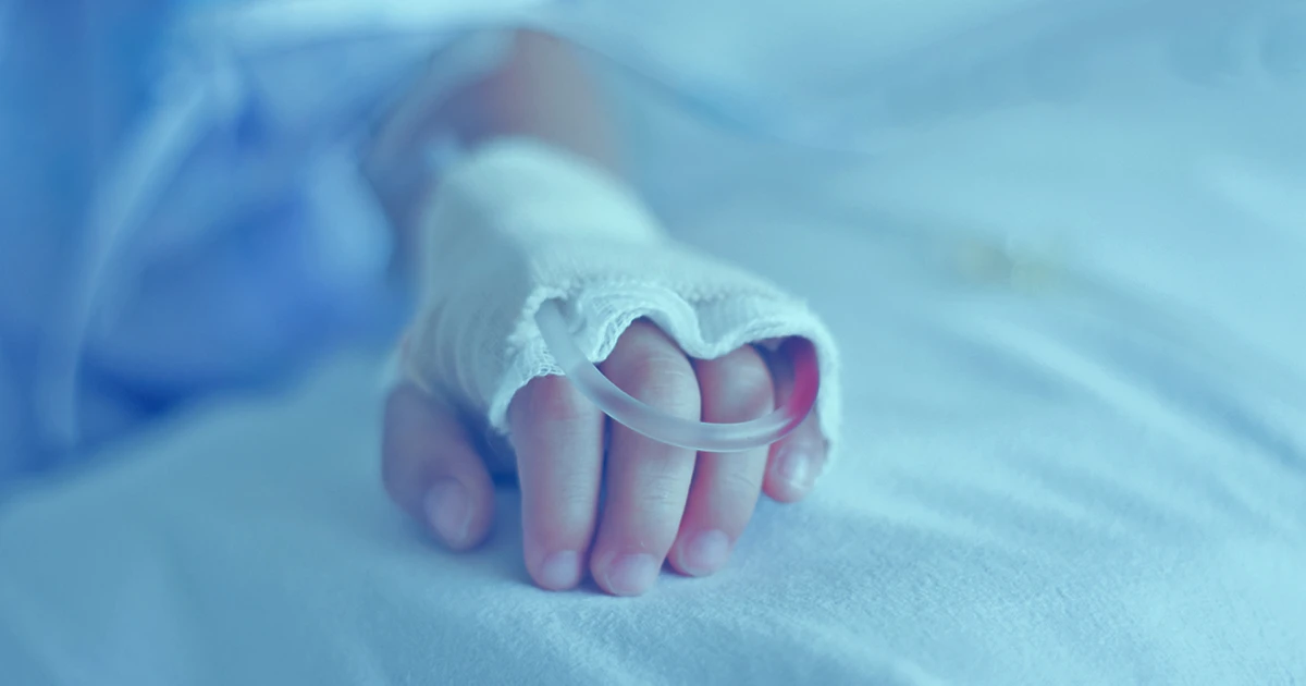 2-годишно момиче е прието в тежко състояние в детска хирургия