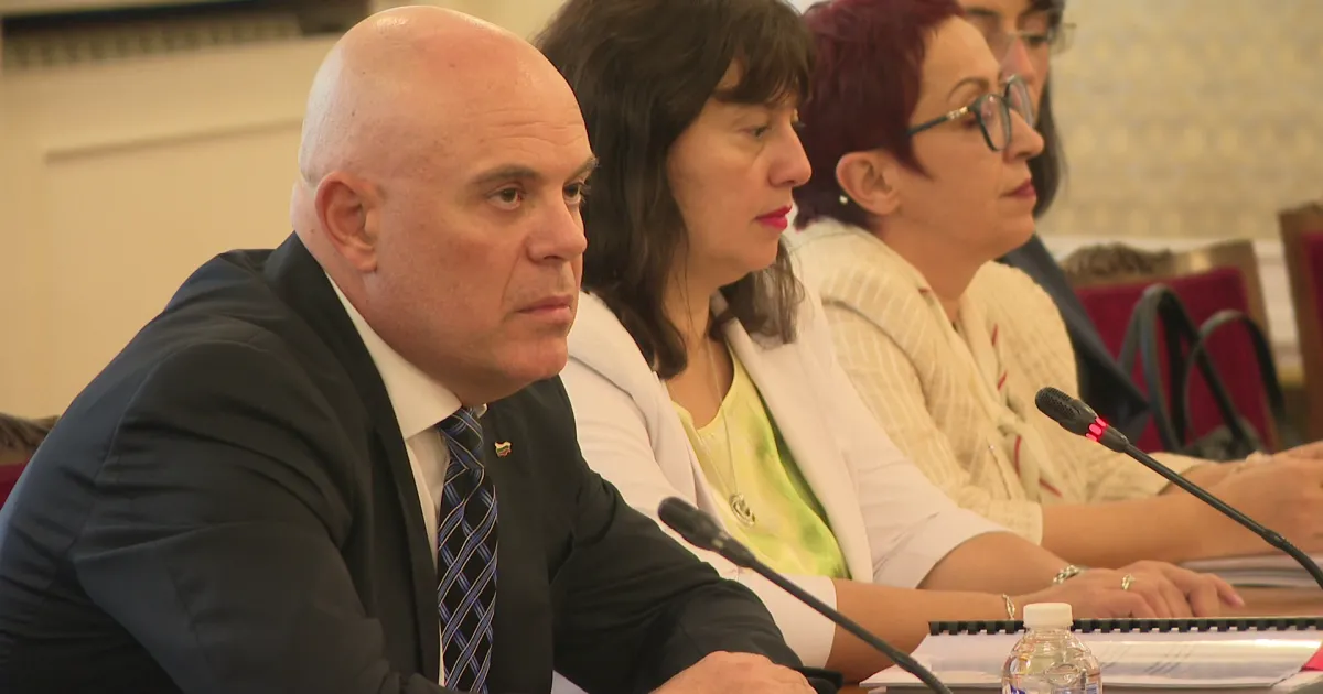 Няма да допусна политическа намеса в съдебната власт. Историята е