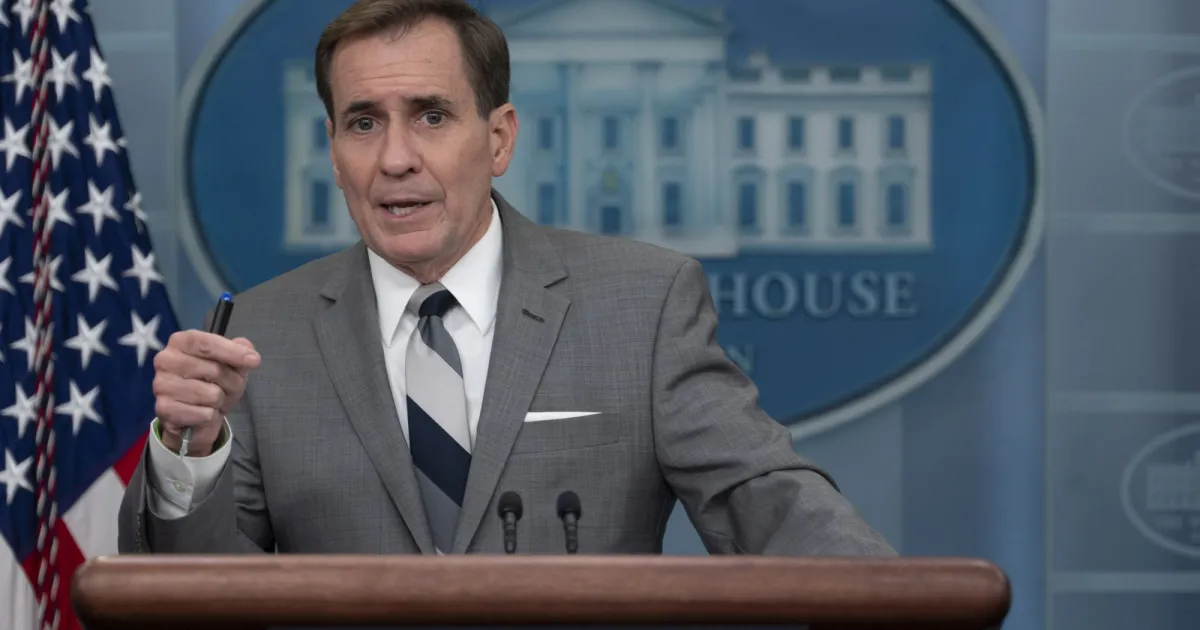 Белият дом обвини днес Северна Корея, че тайно изпраща значителен