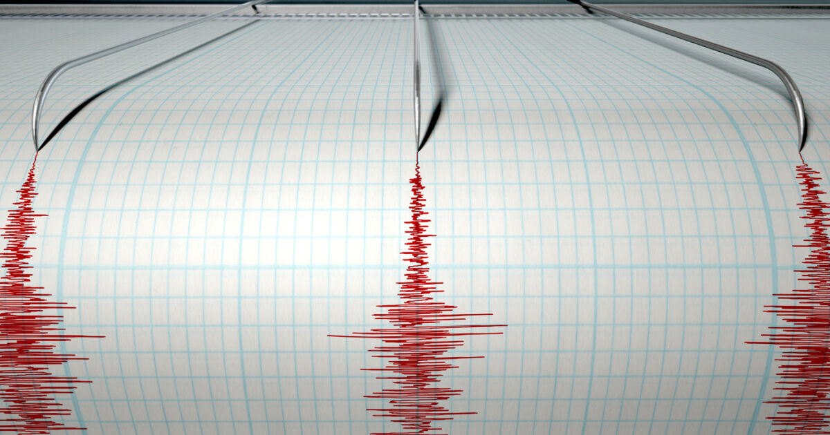 Земетресение с магнитуд от 6,1 удари района Кепулауан Бату в