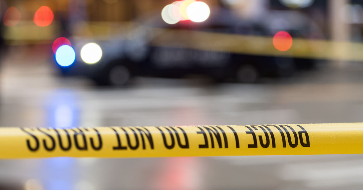 Осем тийнейджърки са обвинени в убийството на 59-годишен мъж в