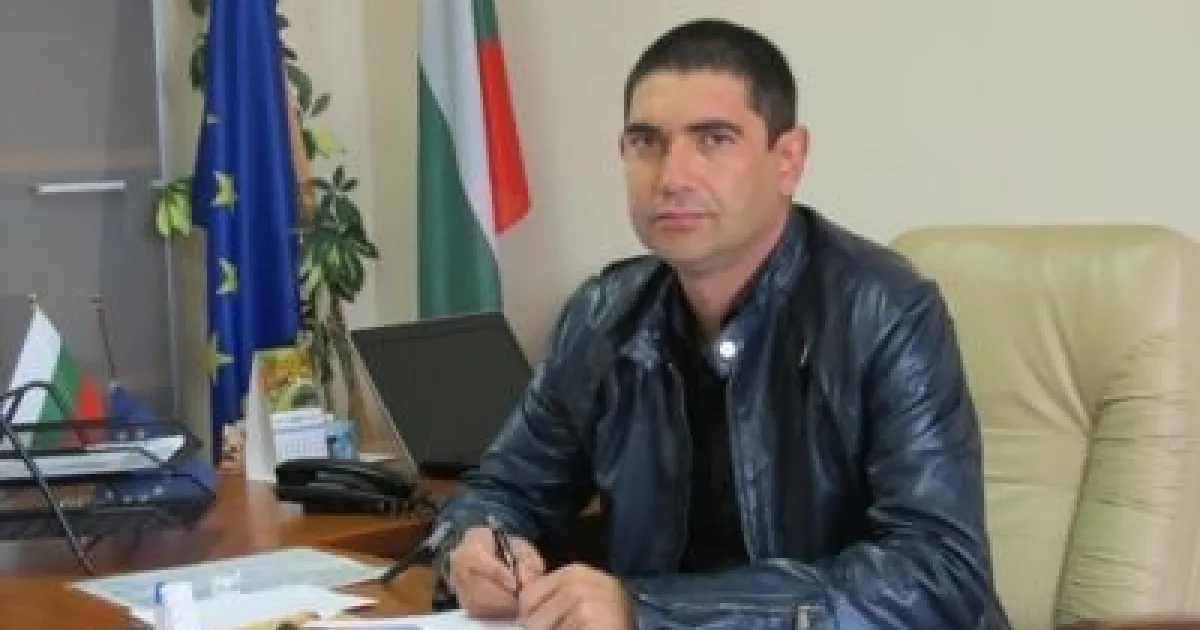 Лазар Влайков от пазарджишкото село Виноградец, остава в ареста. С