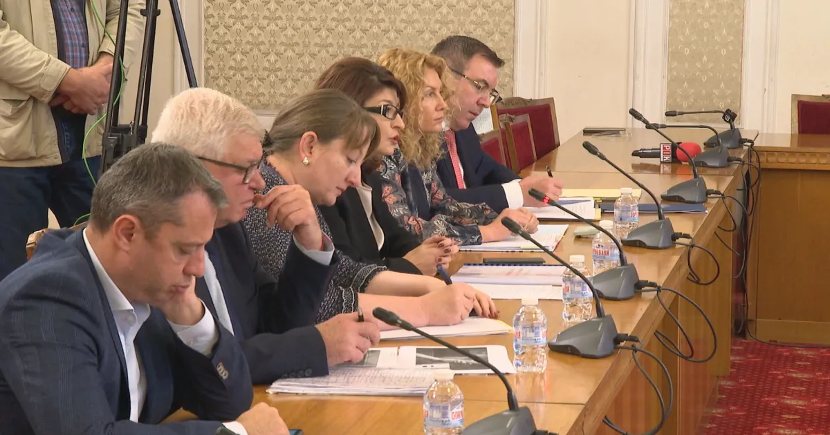 Бюджетът за тази година да остане да действа и в