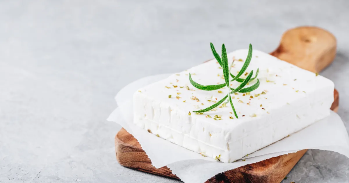 В сиренето на пазара у нас има твърде много вода,