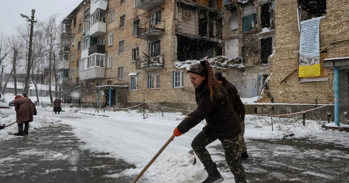 Украинското правителство обеща да създаде подслони, които да предоставят отопление