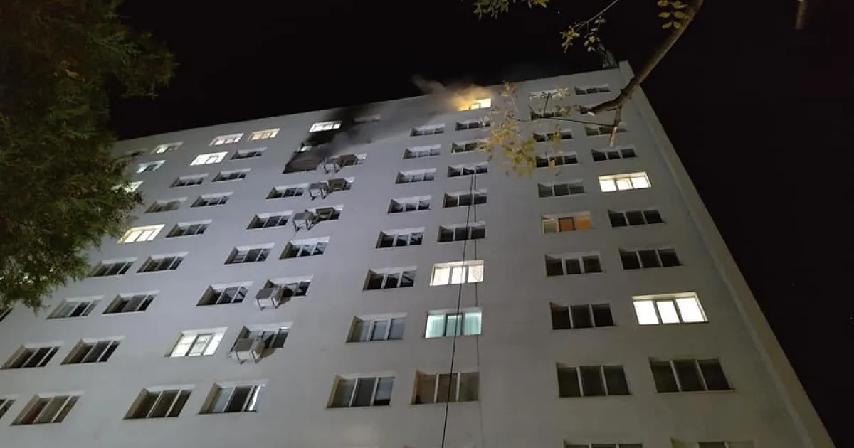 посред нощ в студентското общежитие на университет Асен Златаров“ в