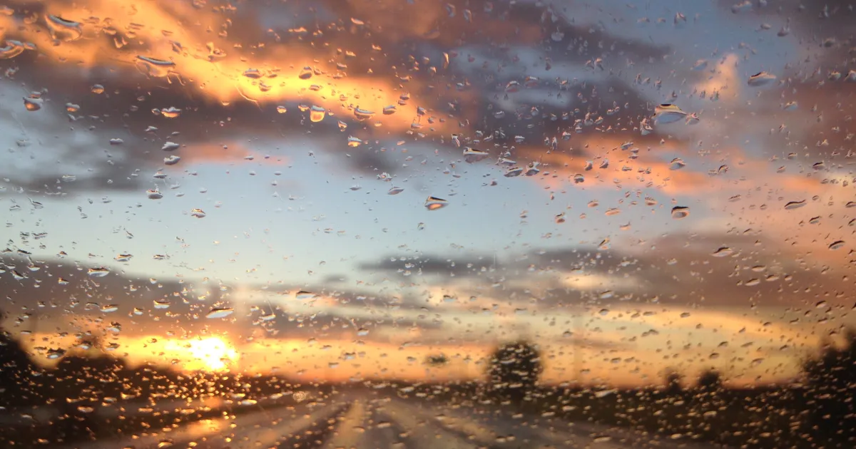 Облачно и дъждовно време ни очаква и днес. В сутрешните