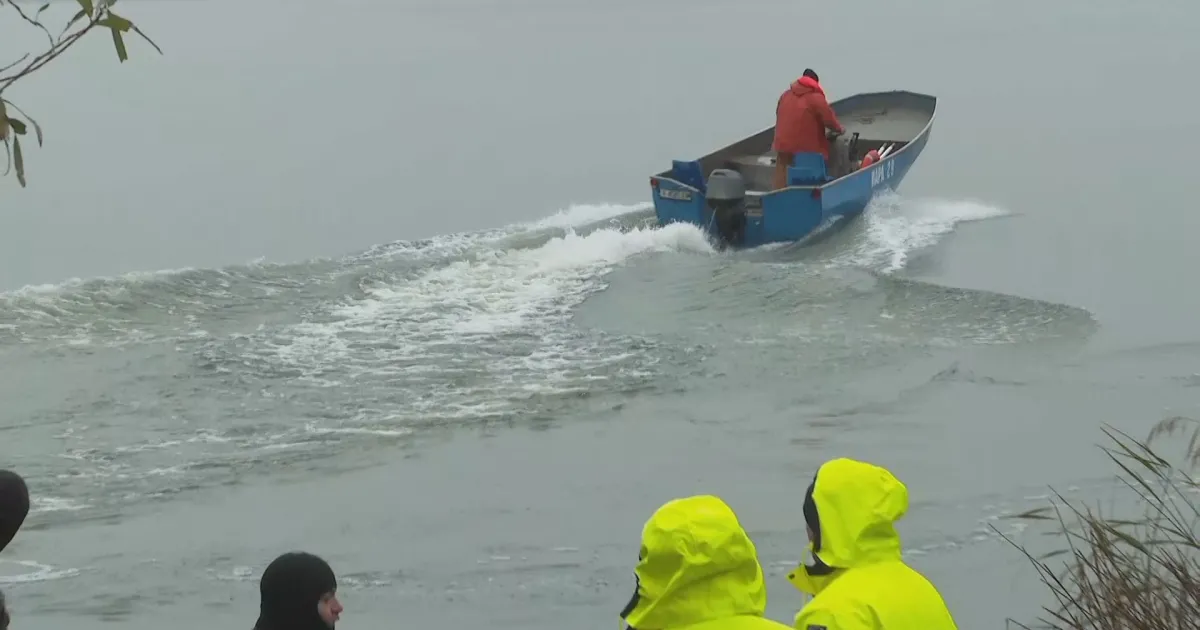 Второ денонощие издирват в Бургаско. В операцията в езерото Мандра