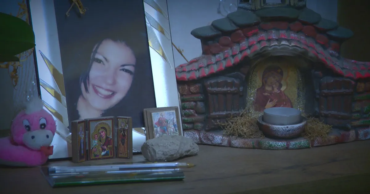 20 години и 4 месеца точно толкова Десислава Севдалинова от