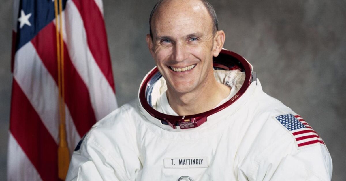 Почина американският астронавт Томас Матингли, който през 1970 г. се