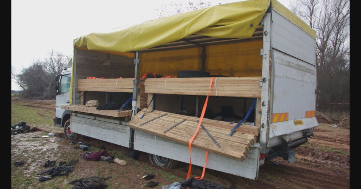 Девет месеца след трагедията с камиона-ковчег, който беше открит край