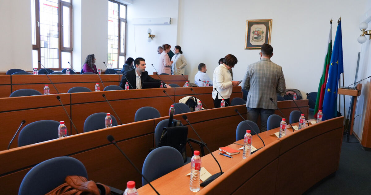 Втори опит за избор на председател на Столичния общински съвет.