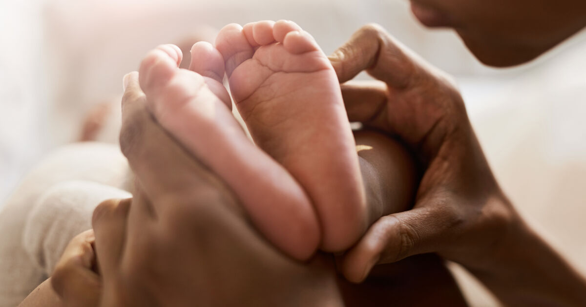 70-годишна жена е родила близнаци след ин витро лечение, съобщиха