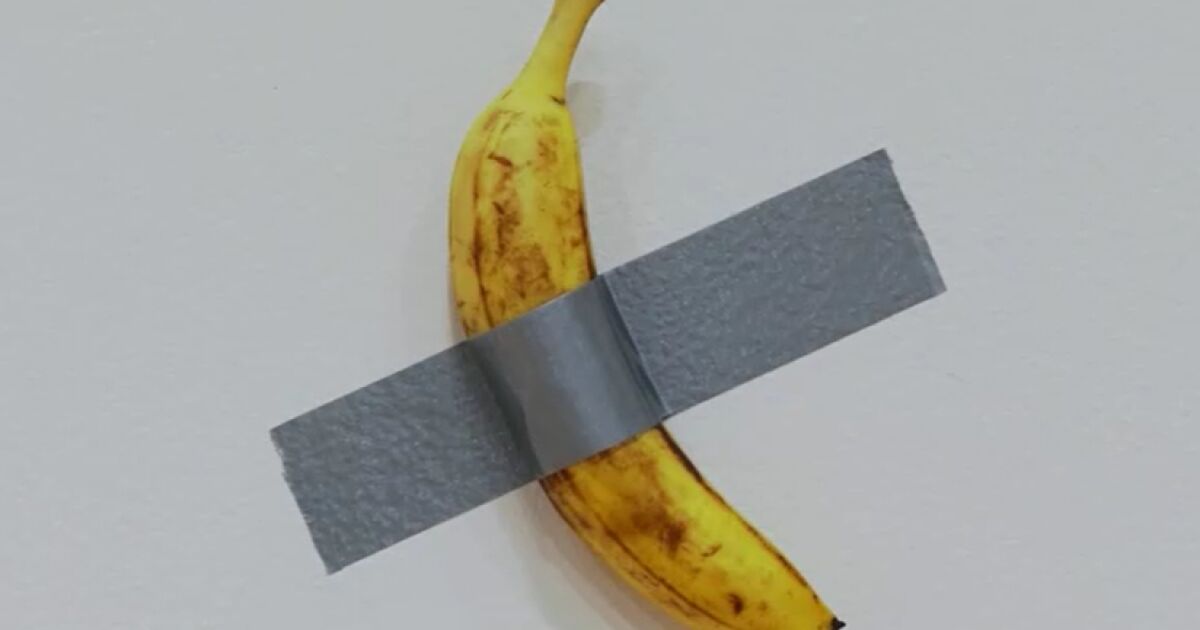  Провокативна творба, изобразяваща банан, залепен с тиксо на стената, беше