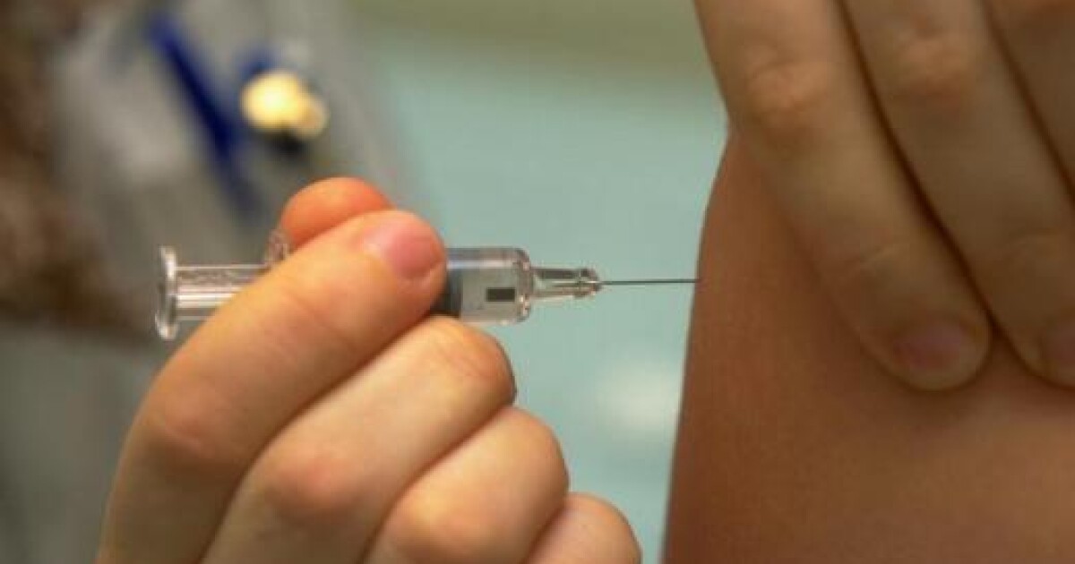 Над 30 900 българи над 65 г. вече са ваксинирани срещу
