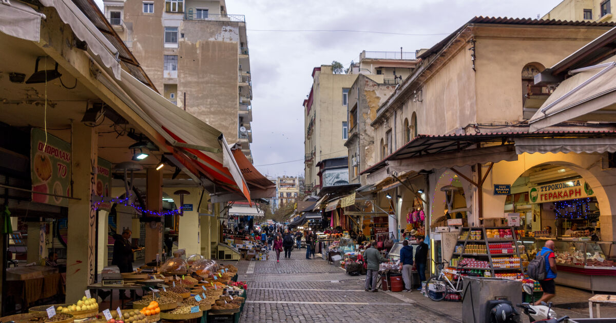 23-годишен младеж 8 магазина в Солун в рамките на половин